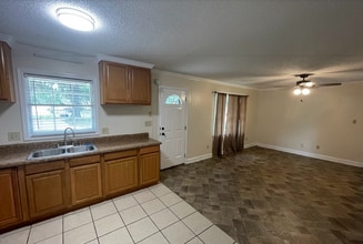 411 S Audubon Dr in Albany, GA - Building Photo - Building Photo