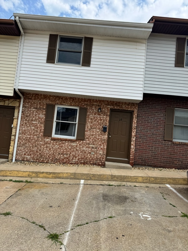 2365 University Ave