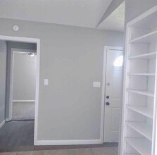 5615 Jacaranda Dr in Austin, TX - Foto de edificio - Building Photo