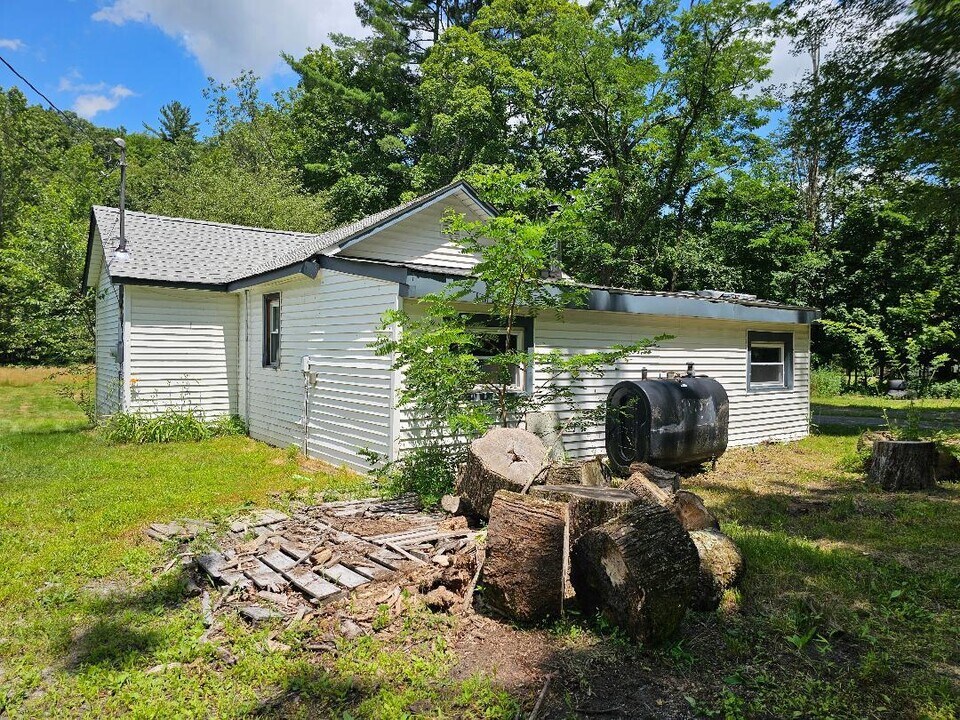 624 Oakland Valley Rd in Cuddebackville, NY - Building Photo