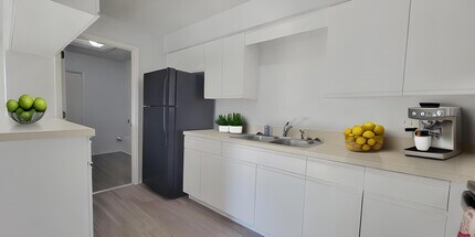 1353 Westover St in Melbourne, FL - Foto de edificio - Building Photo