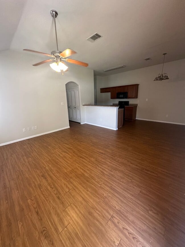 933 Terry Trail in Weatherford, TX - Building Photo - Building Photo