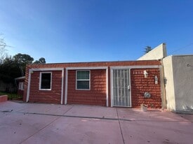 1037-1037 Warfield Ave in Oakland, CA - Building Photo