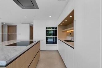 1135 103rd St, Unit 408 in Bay Harbor Islands, FL - Building Photo - Building Photo