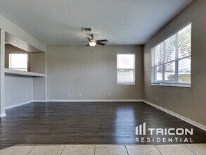 32240 Fish Hook Lp in Wesley Chapel, FL - Building Photo - Building Photo