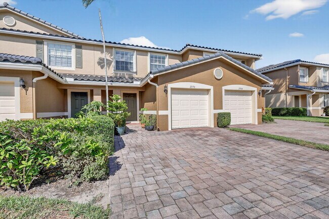 2990 SE Lexington Lakes Dr in Stuart, FL - Building Photo - Building Photo