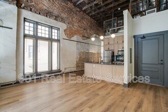 124 Monroe Ave in Memphis, TN - Building Photo - Building Photo