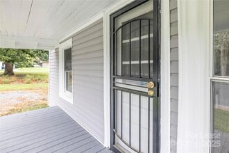 1030 Martin Luther King Jr Dr in Albemarle, NC - Building Photo - Building Photo