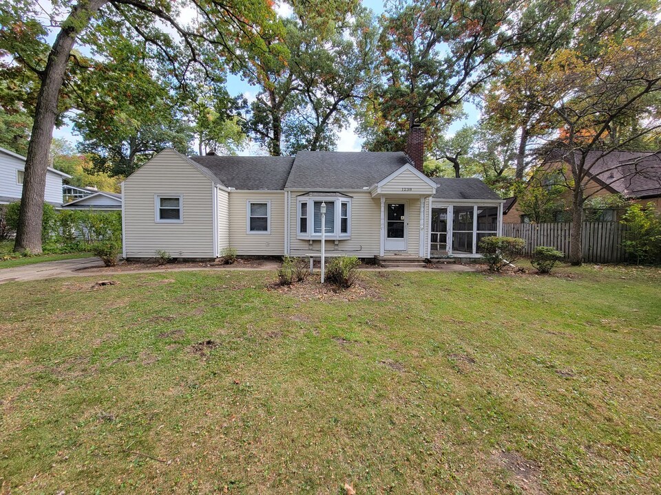 1238 Black Oak Dr in South Bend, IN - Building Photo