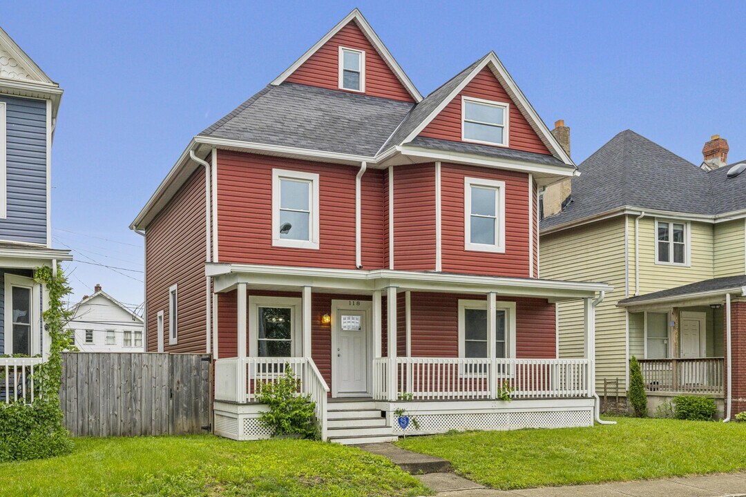 118 Dakota Ave in Columbus, OH - Building Photo