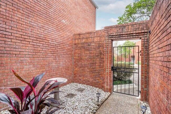 4 Rutgers Pl in Houston, TX - Building Photo - Building Photo