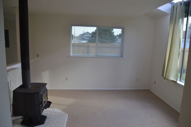 215 96th Pl SE in Everett, WA - Building Photo - Building Photo