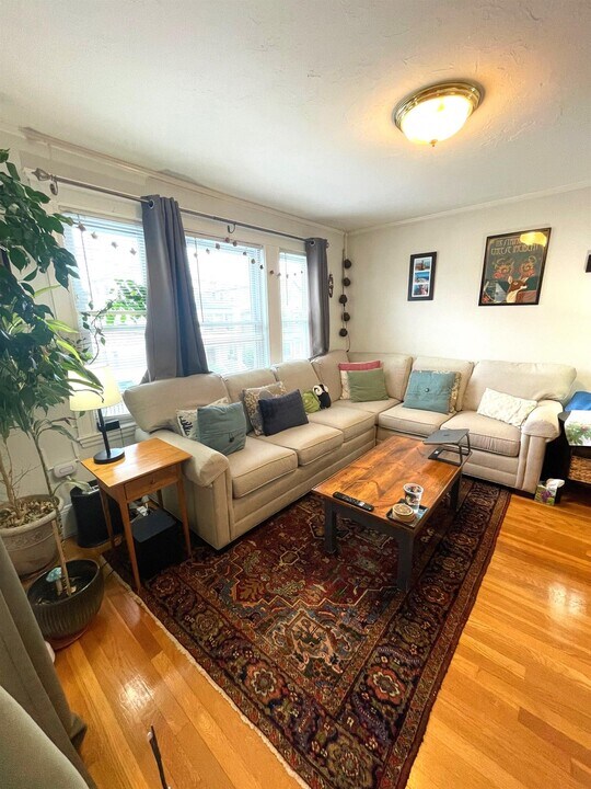 7 Doble Ave, Unit 2 in Medford, MA - Building Photo
