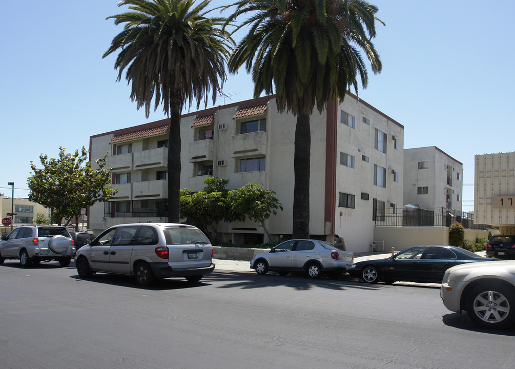 187 S Oxford Ave in Los Angeles, CA - Building Photo