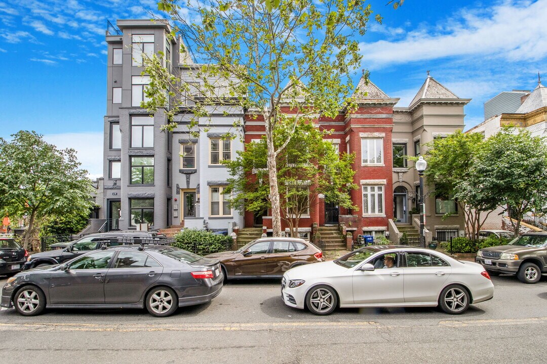 8 R St NW, Unit Bedroom #6 in Washington, DC - Foto de edificio