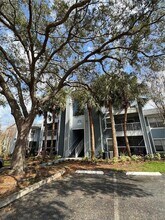 2533 Grassy Point Dr, Unit 203 in Lake Mary, FL - Foto de edificio - Building Photo