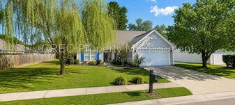 304 Carriage Wheel Rd in Moncks Corner, SC - Building Photo