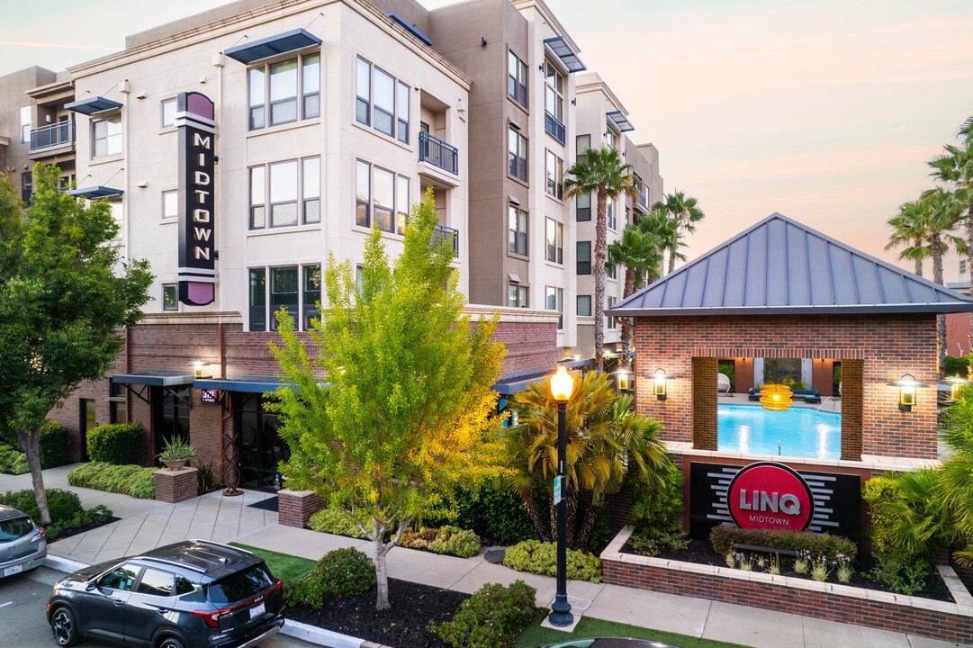 LINQ Midtown in Sacramento, CA - Building Photo