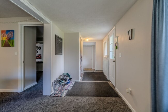 3911 White Birch Dr in Grawn, MI - Foto de edificio - Building Photo