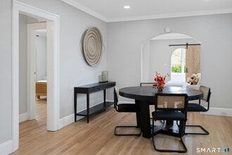 137 Rock Spring Rd in Stamford, CT - Building Photo - Building Photo