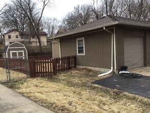 5034 Hawthorne Ave in Kansas City, MO - Building Photo - Building Photo