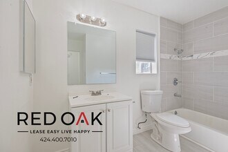 7915 Vineland Ave, Unit 21 in Los Angeles, CA - Building Photo - Building Photo