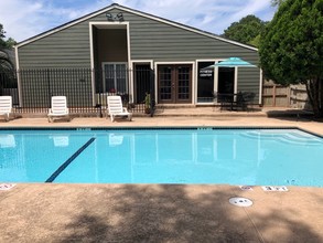 Silvercreek Apartments in Lufkin, TX - Foto de edificio - Building Photo