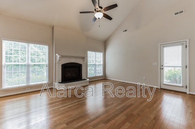 131 Ivy Creek Ln in Mooresville, NC - Foto de edificio - Building Photo