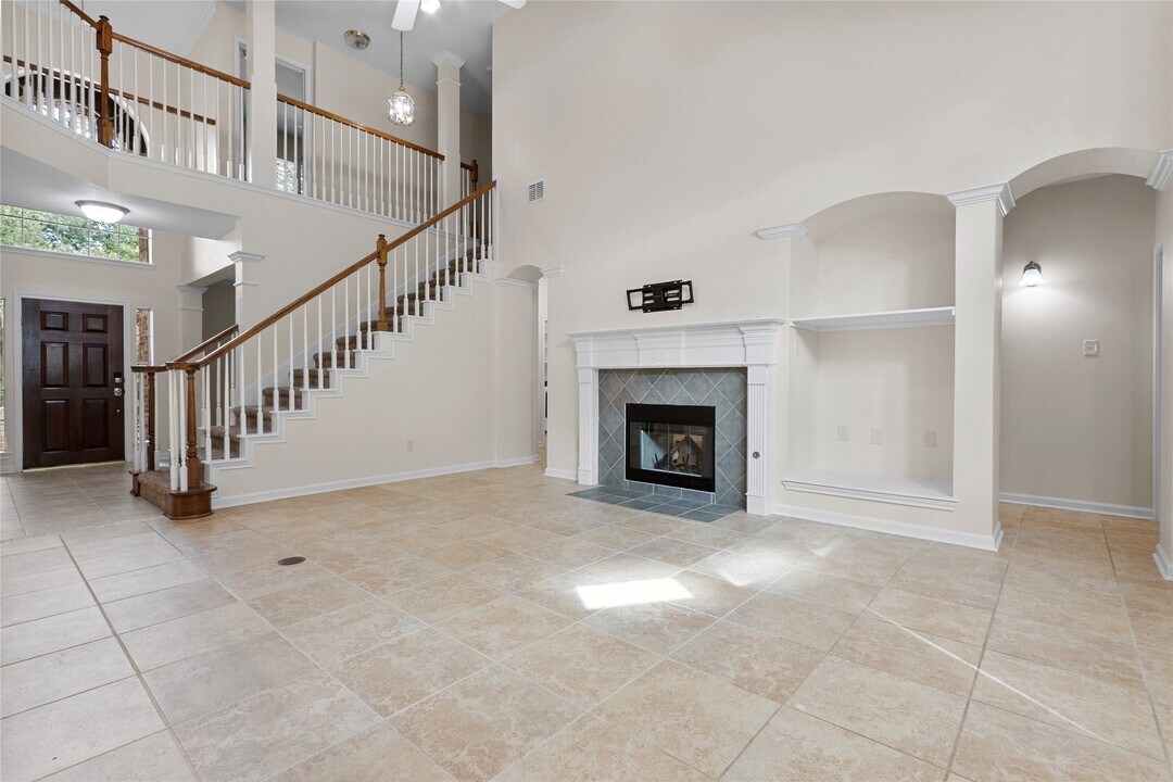 11403 Lakewood Cove in Houston, TX - Building Photo