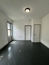 53 Milford Ave in Newark, NJ - Building Photo - Building Photo