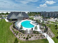 Village Place Apartments in Romeoville, IL - Foto de edificio - Building Photo