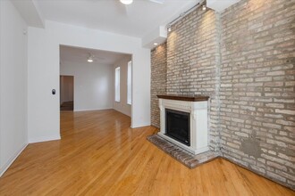 2036 W Coulter St in Chicago, IL - Building Photo - Building Photo