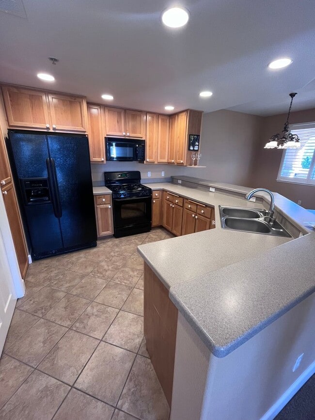 1501 Secret Ravine Pkwy in Roseville, CA - Building Photo - Building Photo