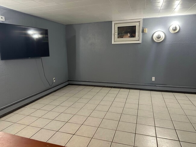 2010 Carr Ave in Fairbanks, AK - Building Photo - Building Photo