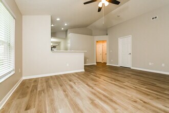 6127 Skylarkcrest Dr in Lithia, FL - Foto de edificio - Building Photo