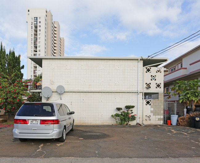 728 Palani Ave in Honolulu, HI - Building Photo - Building Photo