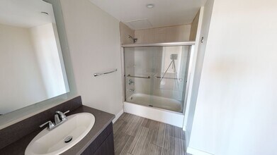 Serenity NoHo in North Hollywood, CA - Foto de edificio - Interior Photo