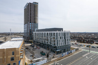 Mount Pleasant Village Condos in Brampton, ON - Building Photo - Building Photo