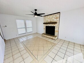 1000-1002-1002 Ridgemont St in Round Rock, TX - Building Photo - Building Photo