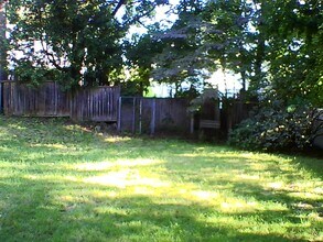 45 Devens St, Unit B in Marlborough, MA - Foto de edificio - Building Photo