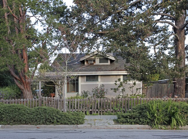 313 Laurel Ave in Menlo Park, CA - Foto de edificio - Building Photo