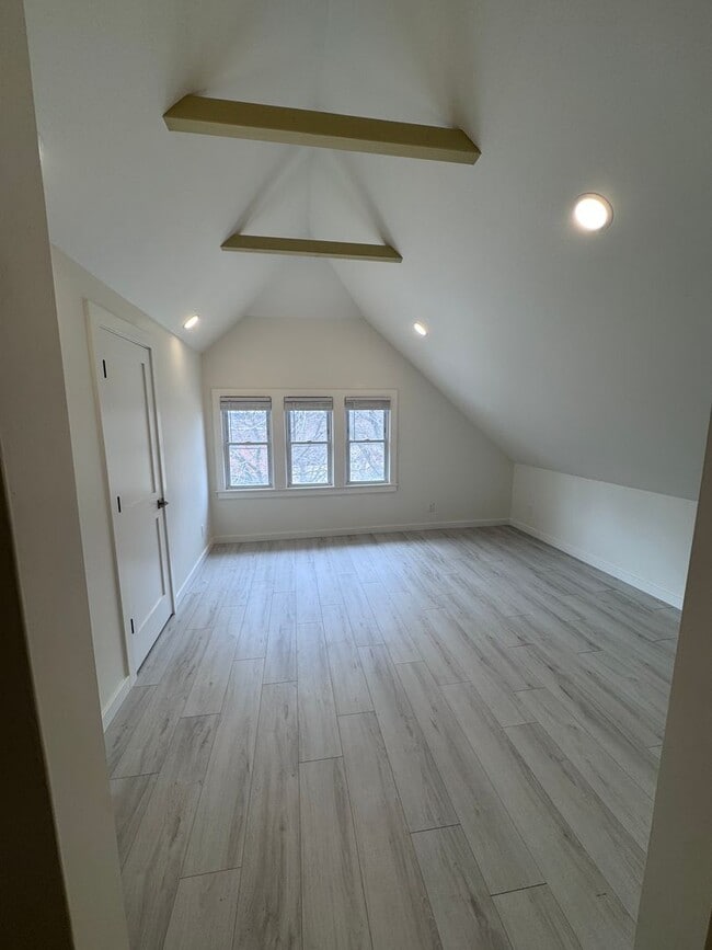 3372 N Downer Ave in Milwaukee, WI - Building Photo - Building Photo