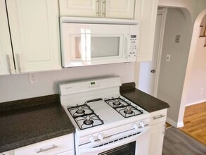 72 Westbrook Dr in Springfield, MA - Building Photo - Building Photo