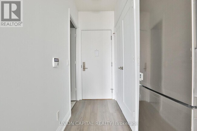 56 Annie Craig Dr in Toronto, ON - Building Photo - Building Photo