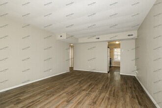 8411 Rosalind Ct in St. Louis, MO - Building Photo - Building Photo