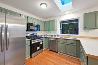 626 98th Dr NE in Lake Stevens, WA - Foto de edificio - Building Photo