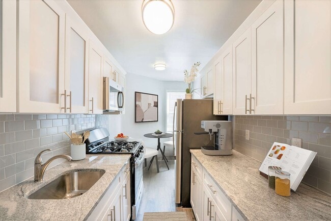 Bergen Apartments in Freeport, NY - Building Photo - Building Photo