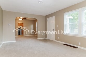 9001 E 66th Ter in Raytown, MO - Building Photo - Building Photo