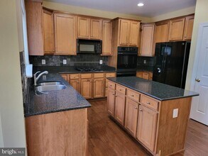 6161 Popes Creek Pl in Haymarket, VA - Building Photo - Building Photo
