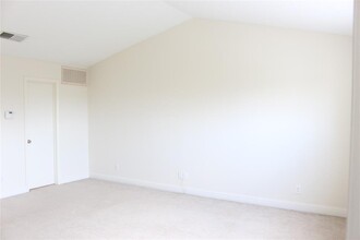 14277 Preston Rd-Unit -1027 in Dallas, TX - Building Photo - Building Photo